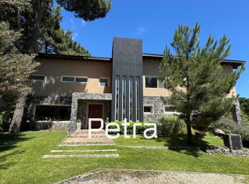 Casa · 378m² · 7 Ambientes · 1 Cochera · Casa en Venta en Pinamar