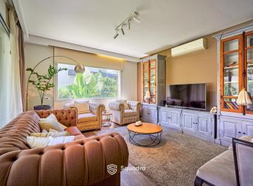 Casa · 252m² · 6 Ambientes · 2 Cocheras · Casa en Venta de 4 Dorm. en Funes