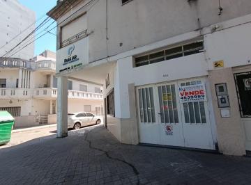 Casa · 3 Ambientes · 1 Cochera · Casa en Echesortu Uso Comercial