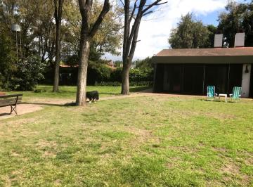 Casa · 218m² · 7 Ambientes · 2 Cocheras · Venta Casa - Bella Vista
