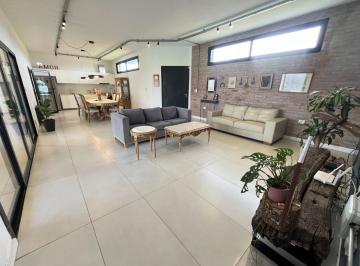 Casa · 119m² · 2 Dormitorios · 2 Cocheras · Venta Casa de 2 Dorm. con 2 Cocheras y Pileta en Ecopueblo, Alvear