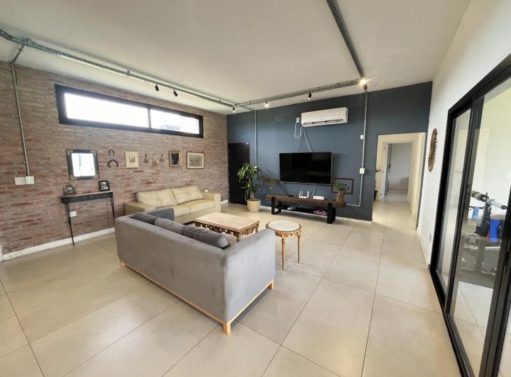 Casa · 119m² · 2 Dormitorios · 2 Cocheras