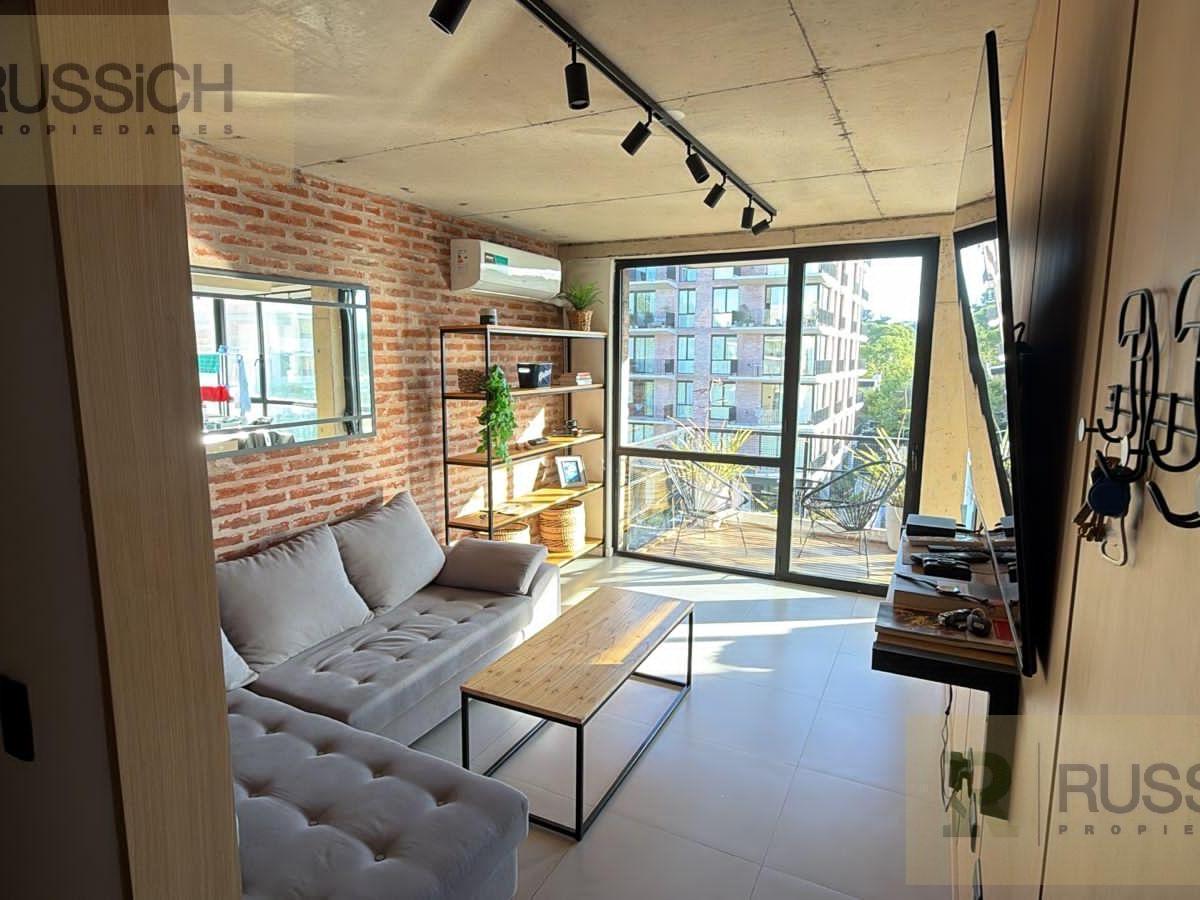 Semipiso 3 ambientes con cochera y terraza propia