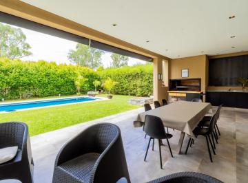 Casa · 260m² · 4 Ambientes · 4 Cocheras · Venta Casa 4 Amb Quincho y Piscina en Sofitel Cardales La Reserva