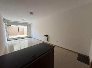 Departamento · 64m² · 3 Ambientes · Departamento en Venta con Patio de 2 Dorm. en Abasto Rosario