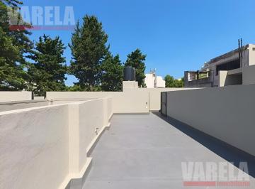 Departamento · 53m² · 3 Ambientes · Departamento Apto Credito - Reciclado a Nuevo!3amb - 1° Piso Escal. C/terraza. Bajas Expensas. U$s128.000
