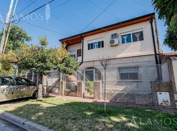 Casa · 202m² · 6 Ambientes · 2 Cocheras · Venta Casa 5 Dorm. Haedo Norte Oportunidad Multifamiliar Inversor