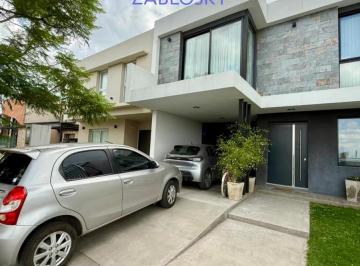 Casa · 120m² · 5 Ambientes · 1 Cochera · Casa en Venta - Etapa 1 - Docta Urbanización Córdoba