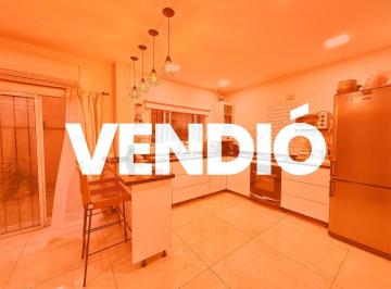 PH · 120m² · 3 Ambientes · 2 Cocheras · PH en Ciudad Evita - 3 Amb y Terraza