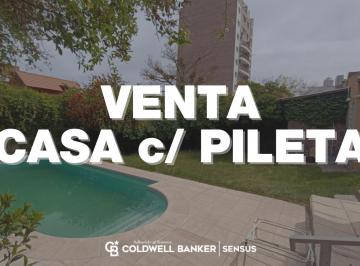 Casa · 225m² · 5 Ambientes · 1 Cochera · Casa en Santa Genoveva
