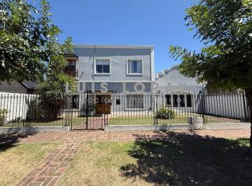 LNI-LNI-611_2 · Impecable Casa en Dos Plantas con Jardín y Pileta en Burzaco