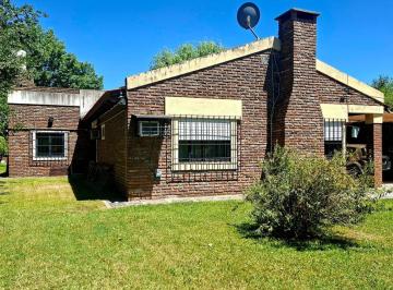 Casa · 151m² · 3 Ambientes · 2 Cocheras · Venta Casa Parque Piscina Roldán