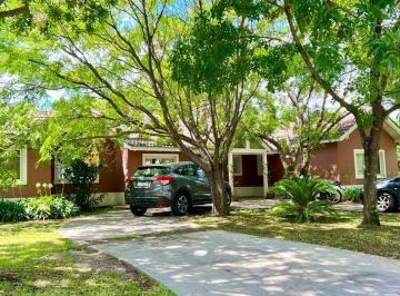 Casa · 180m² · 5 Ambientes · Casa Chalet en Venta en Saint Matthew´s, Pilar, G. B. a. Zona Norte