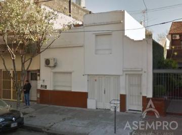 Casa · 223m² · 8 Ambientes · 1 Cochera · Venta en Block - 3 Phs con Espacio Aéreo