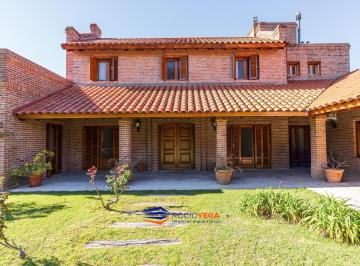 Casa · 450m² · 6 Ambientes · 2 Cocheras · Casa en Venta en Country San Diego Moreno