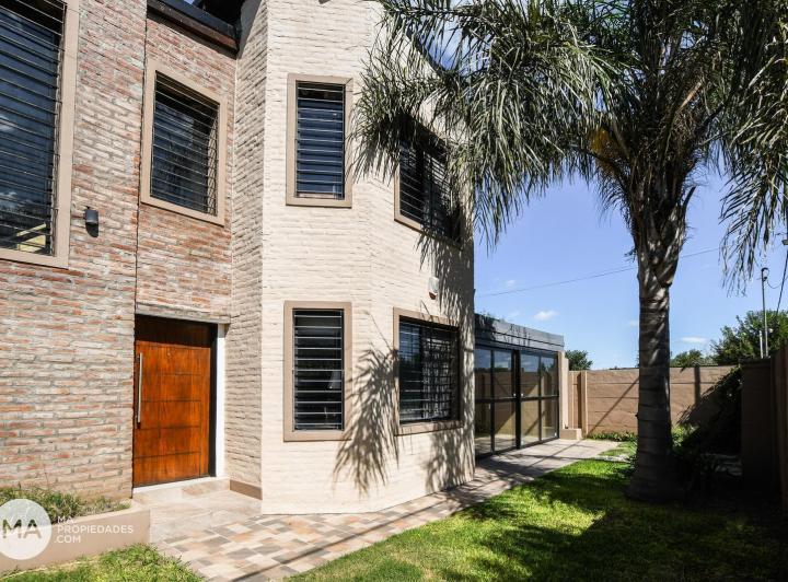Casa en venta en Acequias del Aire · 7 ambientes