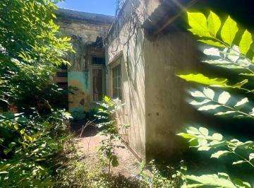 Casa · 60m² · 4 Ambientes · Casa a Reciclar en Excelente Zona de Avellaneda - Ushuaia 110