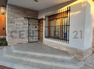 Casa · 166m² · 6 Ambientes · 1 Cochera · Casa en Venta