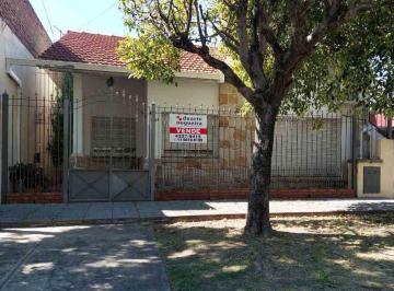 Casa de 3 ambientes, Quilmes · Hermoso Chalet en Venta en Quilmes Oeste