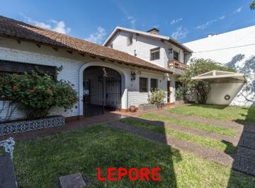 LEP-LE8-54072_2 · Importante Casa en Lo Mejor de Villa Luro!