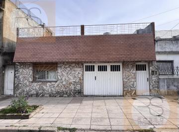 Casa · 120m² · 4 Ambientes · 1 Cochera · Casa en Venta en Tablada