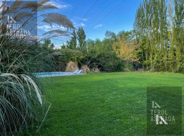 Casa · 270m² · 6 Ambientes · 2 Cocheras · Casa - Venta - 5 Dorm. - Calle Laprida - La Puntilla - Luján de Cuyo - Mendoza