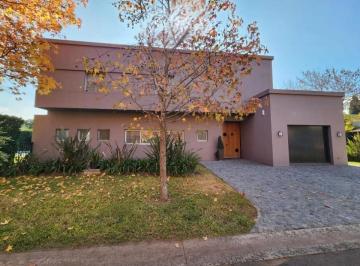 Casa · 270m² · 5 Ambientes · 7 Cocheras · Lindisima Casa en Venta en Barrio Privado El Abra, Don Torcuato