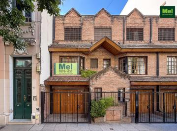 Casa · 208m² · 4 Ambientes · 2 Cocheras · Venta Triplex en Nuñez con Cochera Doble
