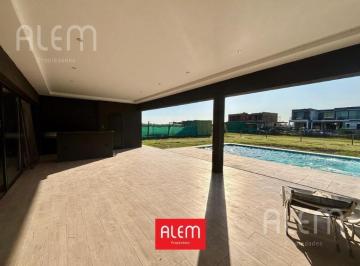 Casa · 269m² · 5 Ambientes · 2 Cocheras · Casa en Terralagos