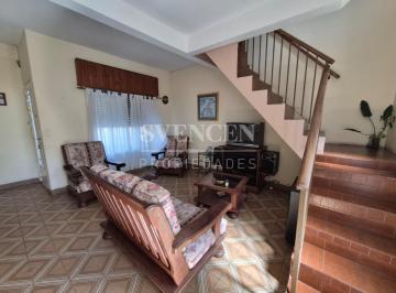 Casa de 4 ambientes, Florencio Varela · Casa con 2 Habitaciones en Venta con 371 m² en Florencio Varela