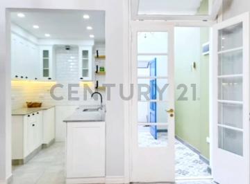 PH · 54m² · 2 Ambientes · Venta PH 2 Ambientes Liniers Reciclado a Nuevo Patio Balcon Permuta