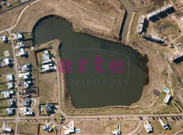 Terreno · 922m² · Terreno Central en Venta en Barrio Cerrado Los Juncos A37
