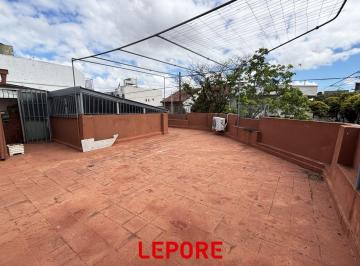 LEP-LE7-52452_2 · Casa con Gran Terraza Propia