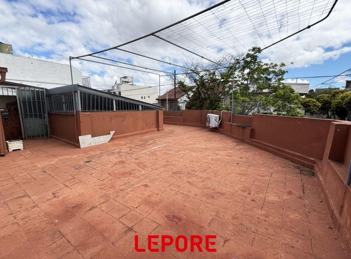 Casa con Gran Terraza Propia