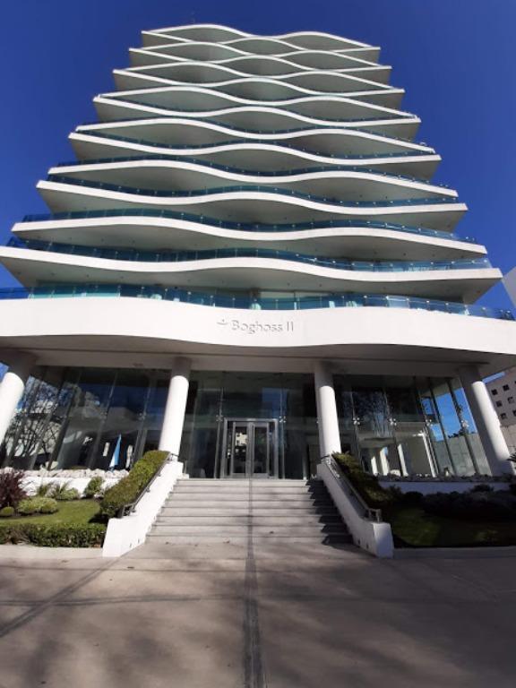 Edificio Boghoss ii Aguas de Libertad. Semipiso de 2 ambientes al frente, con cochera opcional.