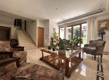 LEP-LE4-52950_2 · Venta de Casa 6 Ambientes en Flores, con Parque, Piscina y Parrilla