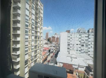 Departamento de 3 ambientes, Quilmes · Departamento en Quilmes Centro de 3 Ambientes con Cochera y Dependencias de Servicio.