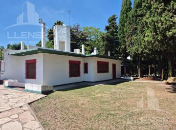 Casa · 120m² · 3 Ambientes · Casa 3 Ambientes Sobre Lote de 1244 m² con Pileta y Quincho en Venta - Ranelagh