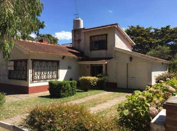 Casa · 90m² · 4 Ambientes · 1 Cochera