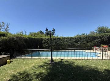 Casa · 420m² · 5 Ambientes · 3 Cocheras · Casa en Alquiler en Barrio Las Condes, Pilar