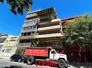LEP-LE1-53492_2 · 4 Amb. en Soho con Parrilla Propia