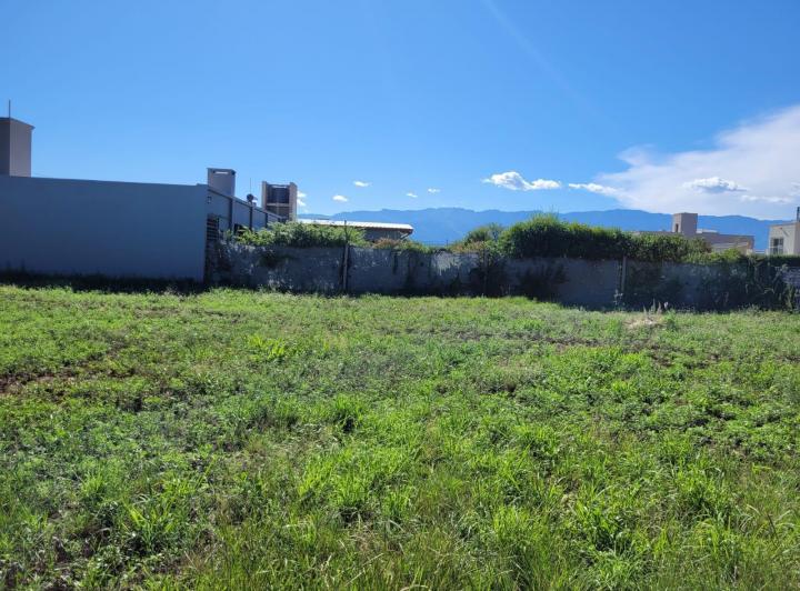 Terreno · 712m²