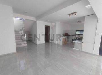 Casa · 200m² · 5 Ambientes · 2 Cocheras · Se Vende Casa. Maipú