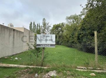Terreno · 648m² · Lote en Venta de 648 m² en 178 E/ 40 y 41, Lisandro Olmos