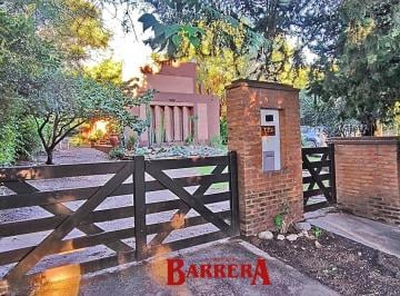 Casa · 86m² · 4 Ambientes · 3 Cocheras · 2 Venados 700, S/lote 771 m², Arboleda Variada 90 m² Const.