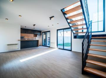 Casa · 175m² · 3 Dormitorios · 1 Cochera · Casa en Quebradas de Manantiales