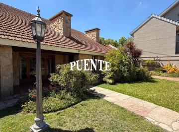 Casa · 569m² · 10 Ambientes · 6 Cocheras · Casa en Temperley Oeste