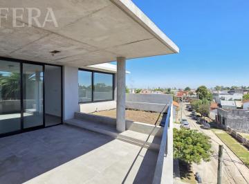 Departamento · 68m² · 3 Ambientes · Venta de Semipiso Tipo Loft de 2 Ambientes con Dos Cocheras en Bernal Oeste