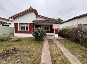 Casa · 72m² · 3 Ambientes · 1 Cochera · Casa en Venta en Gonnet