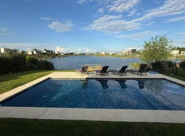 Casa · 680m² · 5 Ambientes · 3 Cocheras · Casa en Santa Ana Villanueva